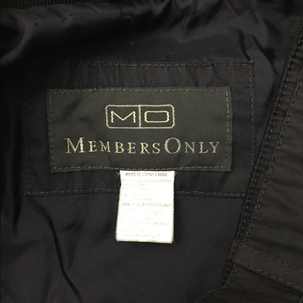 Men/‘s Clothing Vintage Members Only Jacket- Black